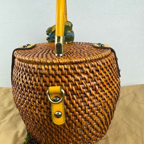 Patricia Nash 10th Anniversary Rare Yellow Wicker Basket Mirror Crossbody Purse. - Picture 8 of 16
